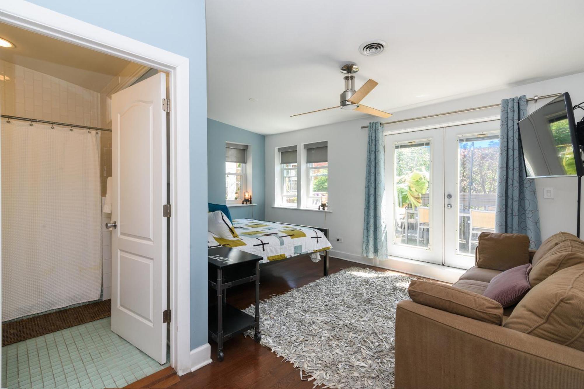 House 5863- Chicago'S Premier Bed And Breakfast Стая снимка